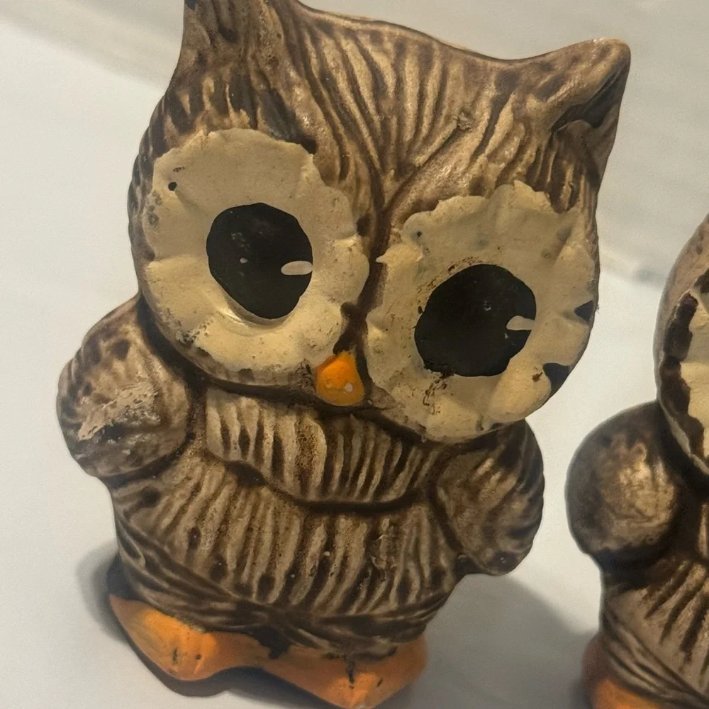Vintage Ceramic Adorable Brown Owl Salt and Pepper Set